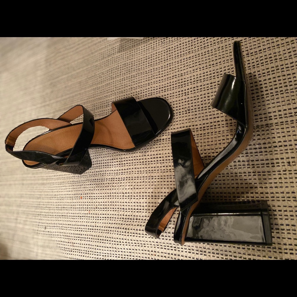 Patent Leather chunky heels